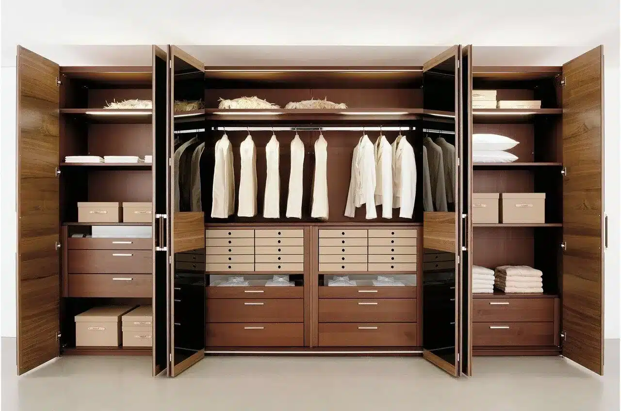 Wardrobes & Closets